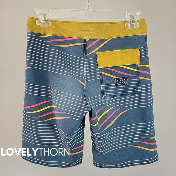 BILLABONG // tie waist graphic print surf board shorts - Picture 3 of 5